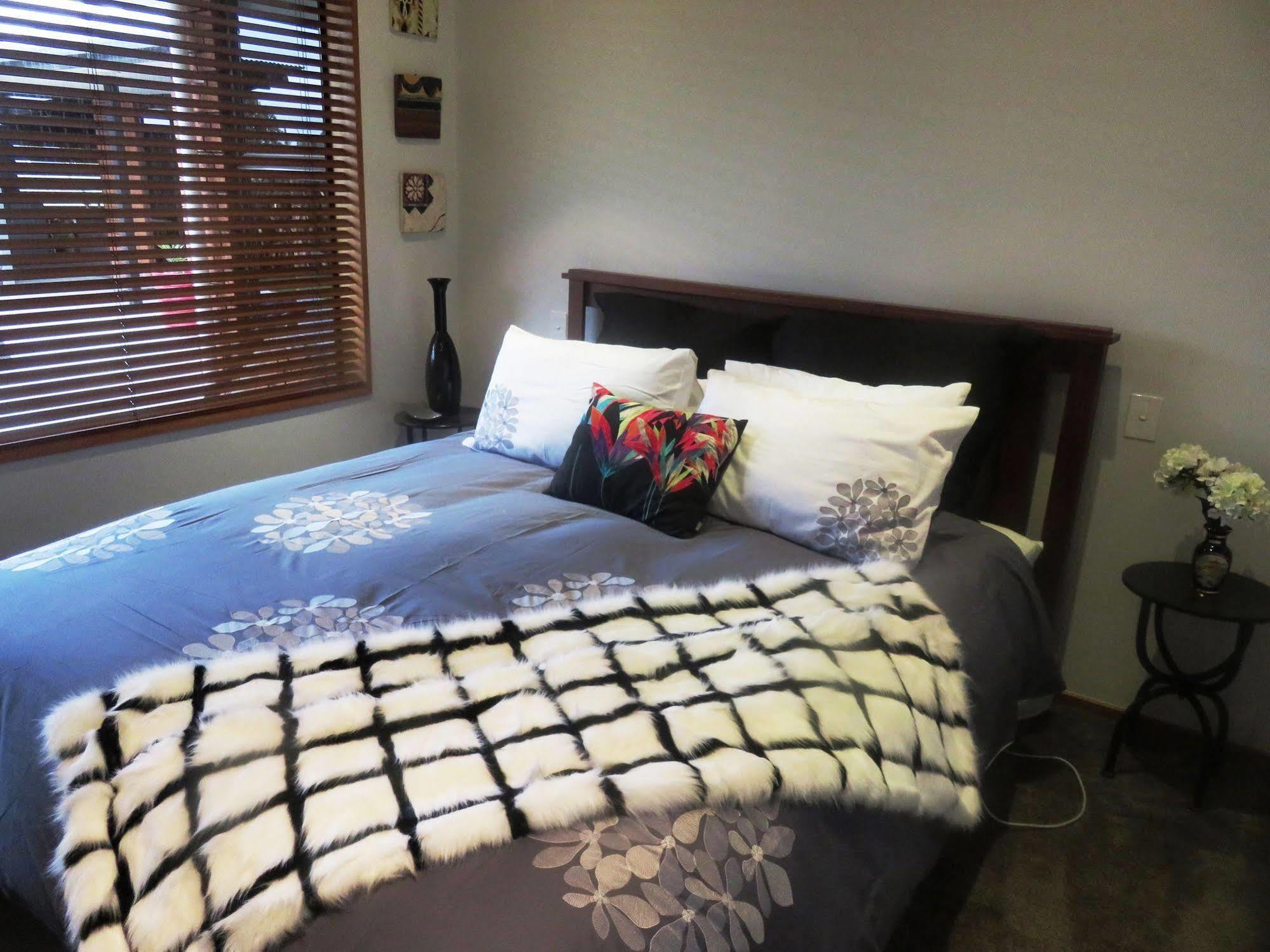 Maples On Harewood Bed and Breakfast Christchurch Eksteriør billede